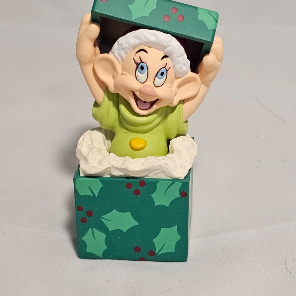 Hallmark Keepsake Ornament - Snow White 1997 - Picture 7 of 11